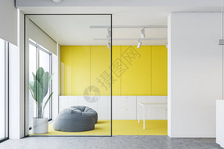 现代办公等候室内部有黄色和白色墙壁灰色舒适的毛发和在档案柜附近的白色背景图片