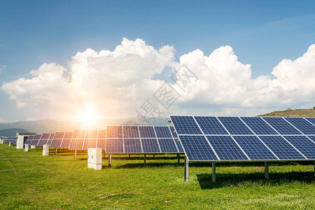 太阳能电池板光伏替代能源可持续资源的概念图片