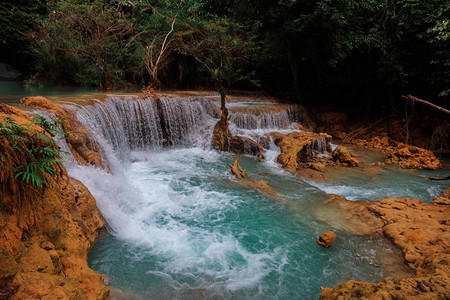 TatKuangSi瀑布美丽的风景在图片