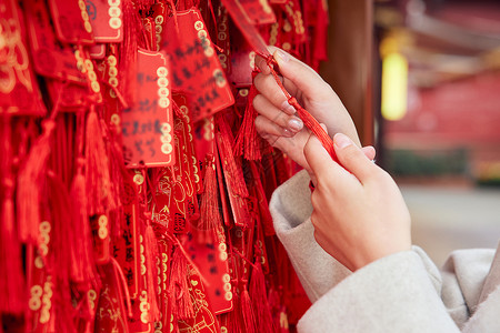 春节女人庙会祈福特写背景