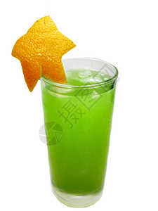 绿色水果酒精鸡尾酒饮料加冰图片