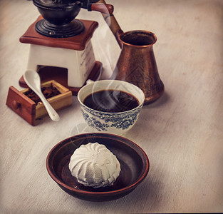 棉花糖和老式杯热咖啡爽肤水图片