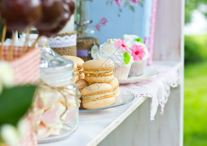 婚宴会婚礼桌的糖果法国杏仁饼糖果棒婚礼盛图片