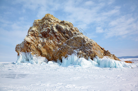 Baikal湖中的岛Edor别名Belenkiy和狮子头在图片