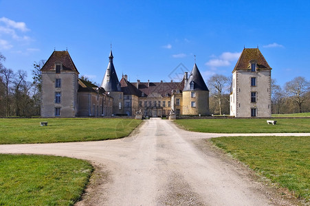 ChateauCommarin在法国勃艮第图片