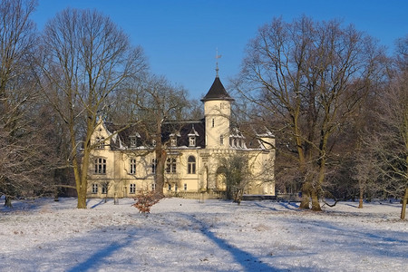 冬季霍亨博卡城堡图片