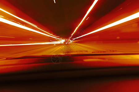 长距离速度汽车灯在夜间高图片