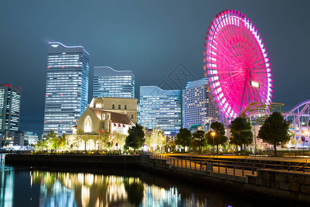 日本夜晚的城市天际线图片