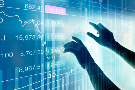 利用虚拟屏幕设备检查市场数据股票市场图片