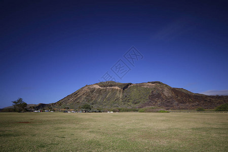 夏威夷风景与蓝天和山脉的库存图片图片