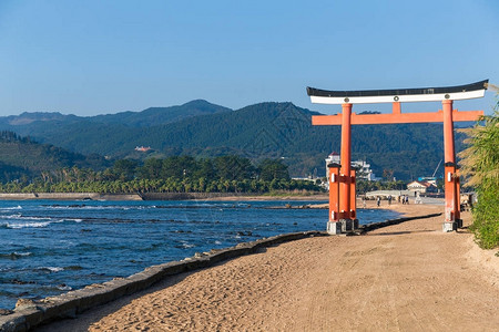 日本青岛寺和海景图片