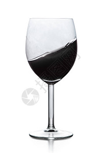 葡萄酒杯中的黑色液图片