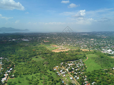 马那瓜市城景观空中日视图绿色广城马那瓜马那瓜市背景图片