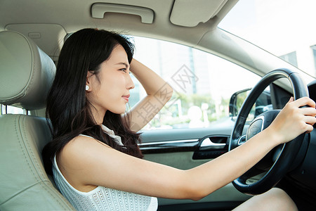 驾车生气的青年女人女性高清图片素材