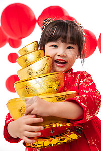 免抠奖杯可爱的小女孩抱着金元宝背景
