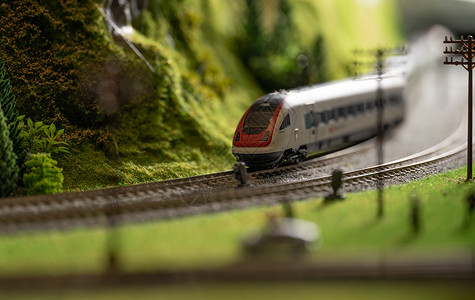 高铁模型高架列车高清图片