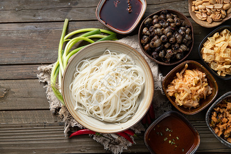 汤陶瓷碗美食螺狮粉背景