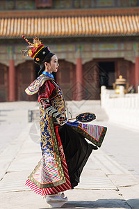 清朝女身穿清宫服的青年女人背景