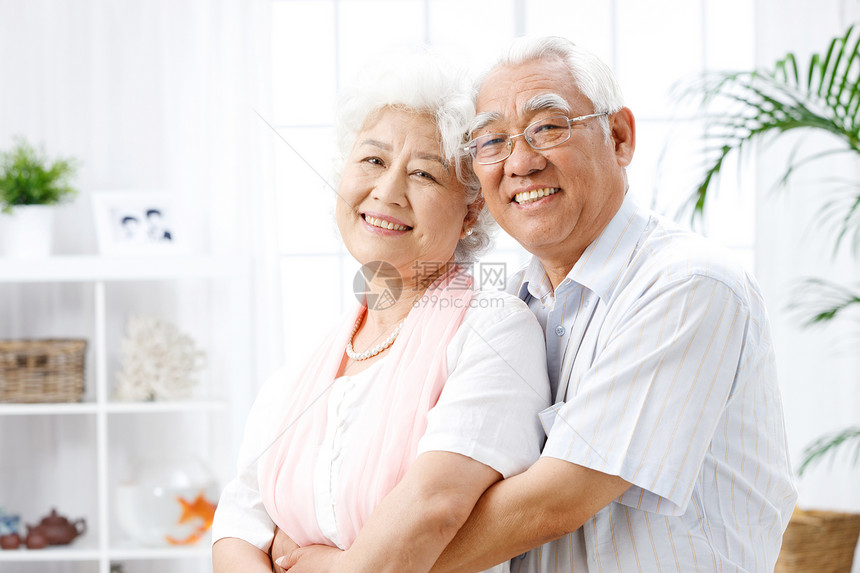幸福的老年夫妇图片