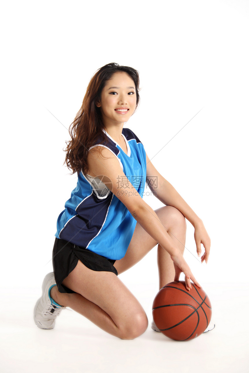 东方青年女篮球运动员图片