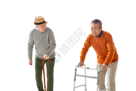 两位老人拄着拐杖聊天背景图片
