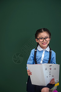 穿着校服的小学女生图片