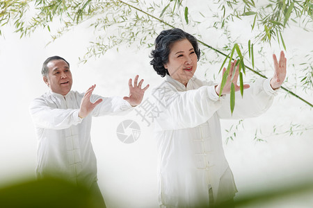 老年人锻炼身体图片