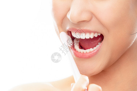 健康口腔刷出来青年女人刷牙背景