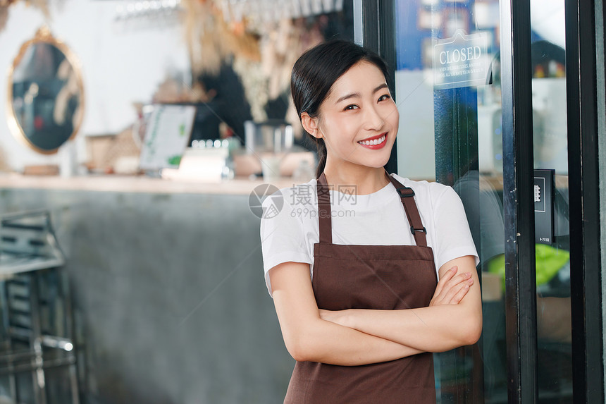 咖啡店的女服务员图片