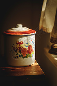 静物搪瓷杯背景图片