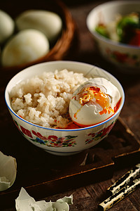 椭圆餐桌米饭鸭蛋背景