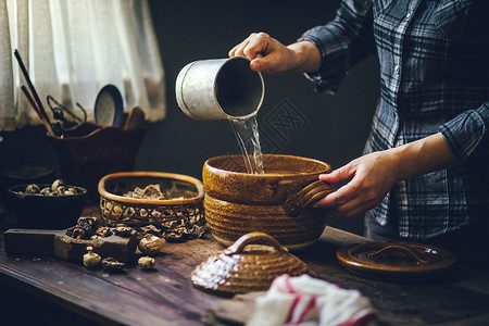 山珍美味厨师做饭背景