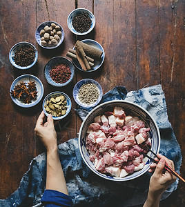 菜板调料碗厨师做饭背景