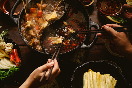 火锅青菜串肉签高清图片