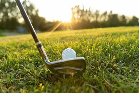 太阳活动高尔夫球杆与球背景
