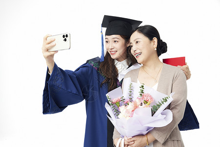 研究生毕业的女学生和母亲自拍图片