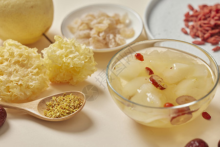 传统美食冰糖雪梨中式甜品背景图片