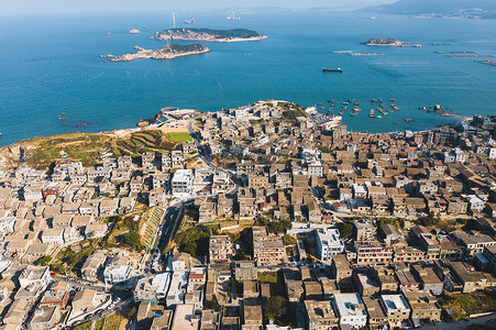 航拍网红景点平潭岛的海边公路村庄背景