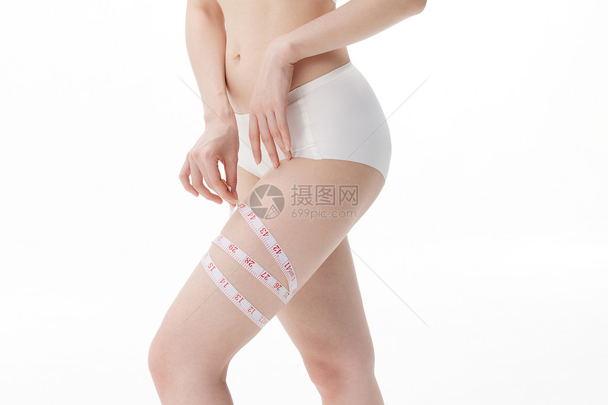 瘦身女性尺量腿围图片