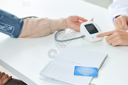 医院检查量血压特写高清图片