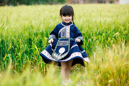 广西三月三壮族儿童民族服饰图片