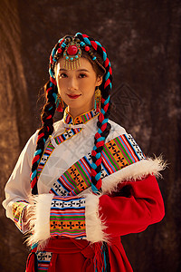 藏族女性微笑形象背景图片