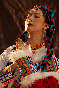 美丽的藏族女性表演高清图片素材