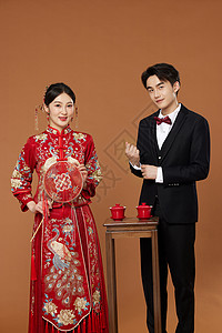 准夫妻中式传统结婚形象高清图片