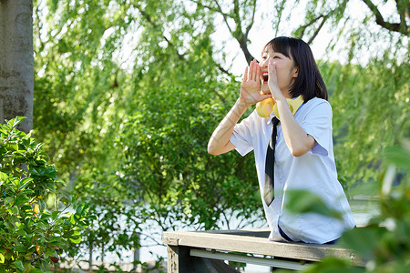 制服美女写真可爱女学生呐喊背景