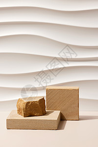 石砖木块堆叠与沙浪背景高清图片