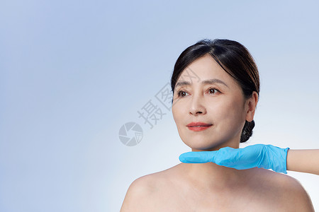 医疗美容中年女性形象图片