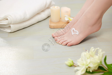 女性足部保养护理图片