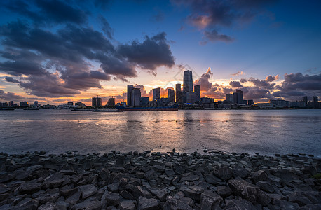 徐汇滨江西岸传媒港火烧云日落背景图片