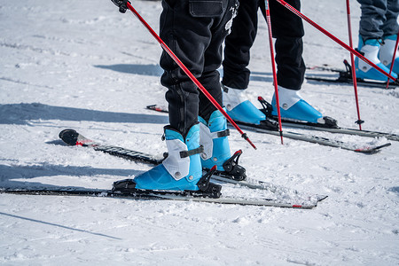 冬天户外运动滑雪背景图片